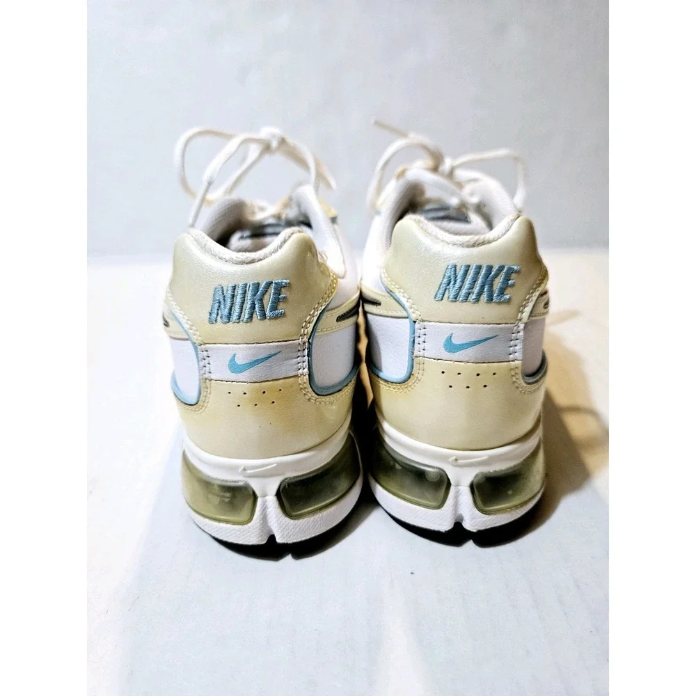 Nike Women's Air Strike Turf Shoes Size‎ 7